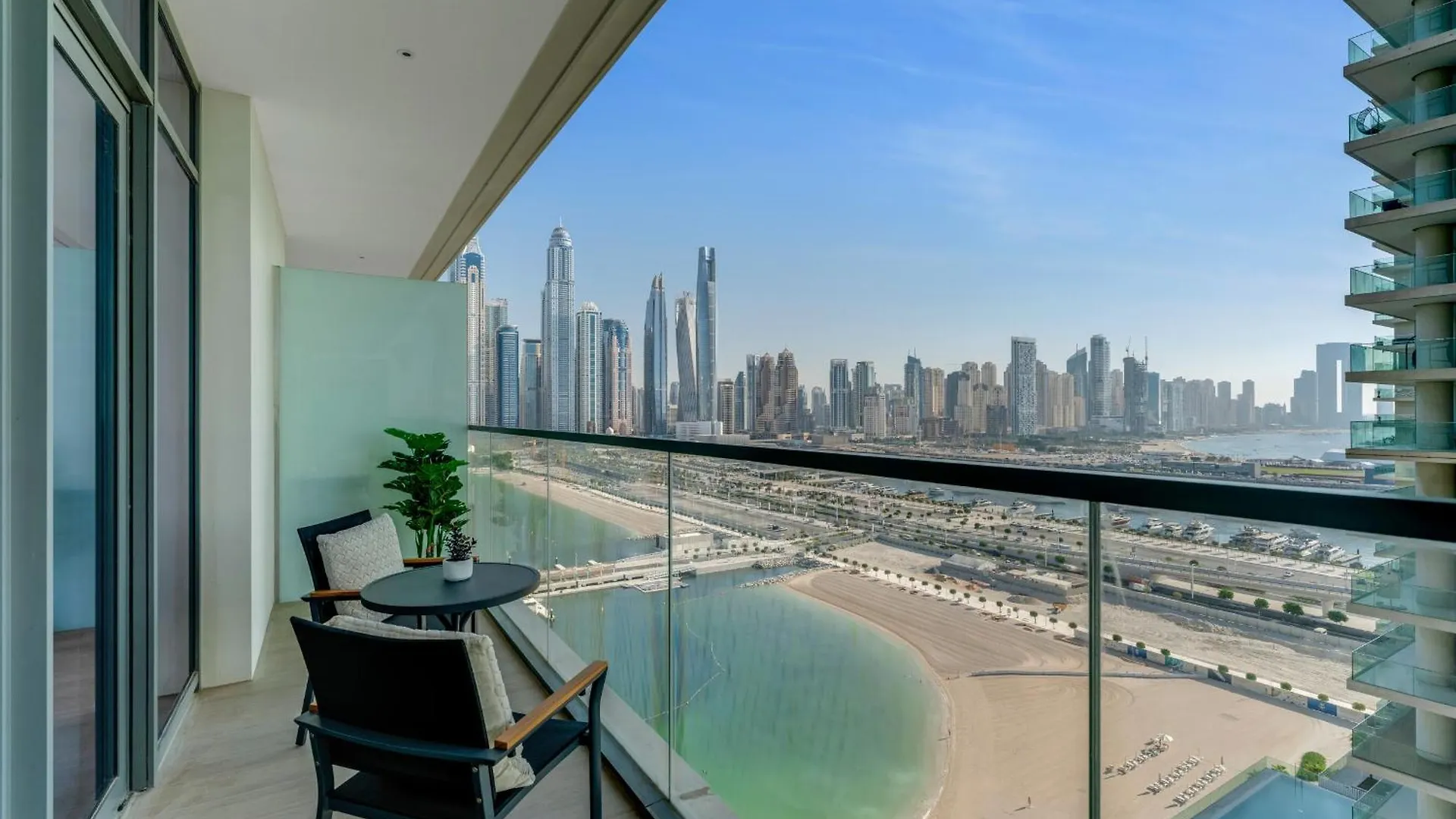 Coastal Chic 1 Bedroom Apartment W Private Beach Dubai 0*,