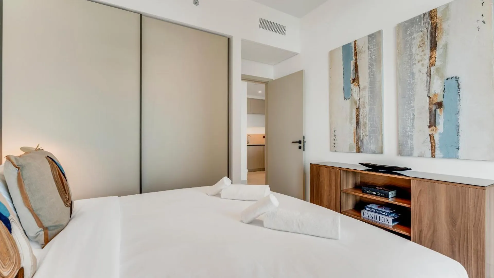Coastal Chic 1 Bedroom Apartment W Private Beach Dubai Emirati Arabi Uniti